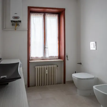 Free Parkinga Due Passi Da Navigli Con Balcone Apartamento