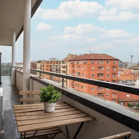 Free Parkinga Due Passi Da Navigli Con Balcone Milán