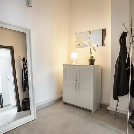 Free Parkinga Due Passi Da Navigli Con Balcone * Mailand