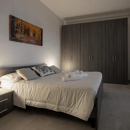 Free Parkinga Due Passi Da Navigli Con Balcone 밀라노